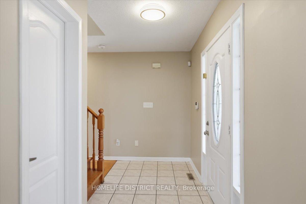 Photo 5 of 901 Bennett Boulevard, Milton, Beaty — HOMEH