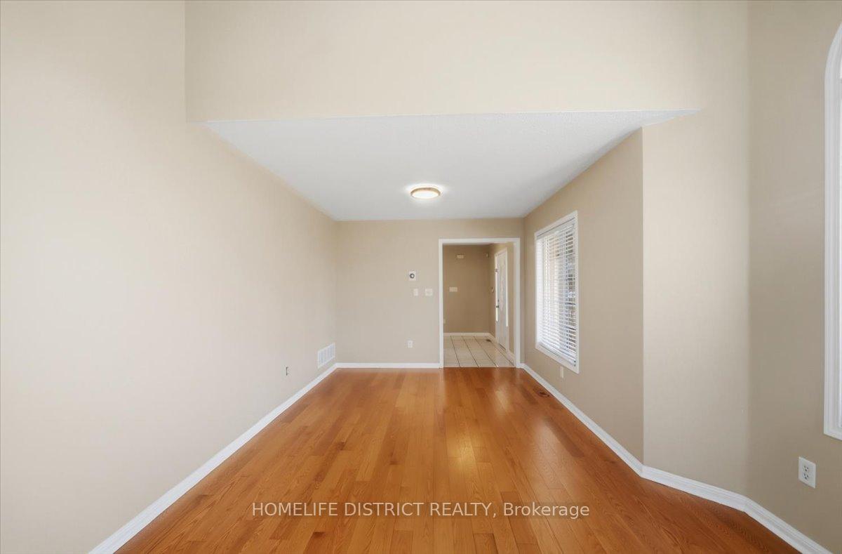 Photo 7 of 901 Bennett Boulevard, Milton, Beaty — HOMEH