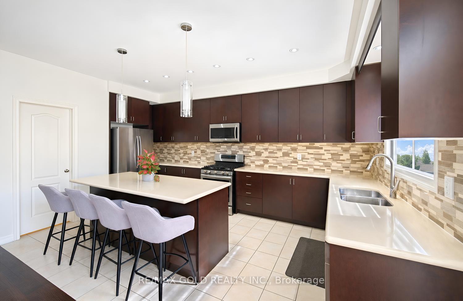 Photo 11 of 116 Lesabre Crescent, Brampton, Bram East — HOMEH