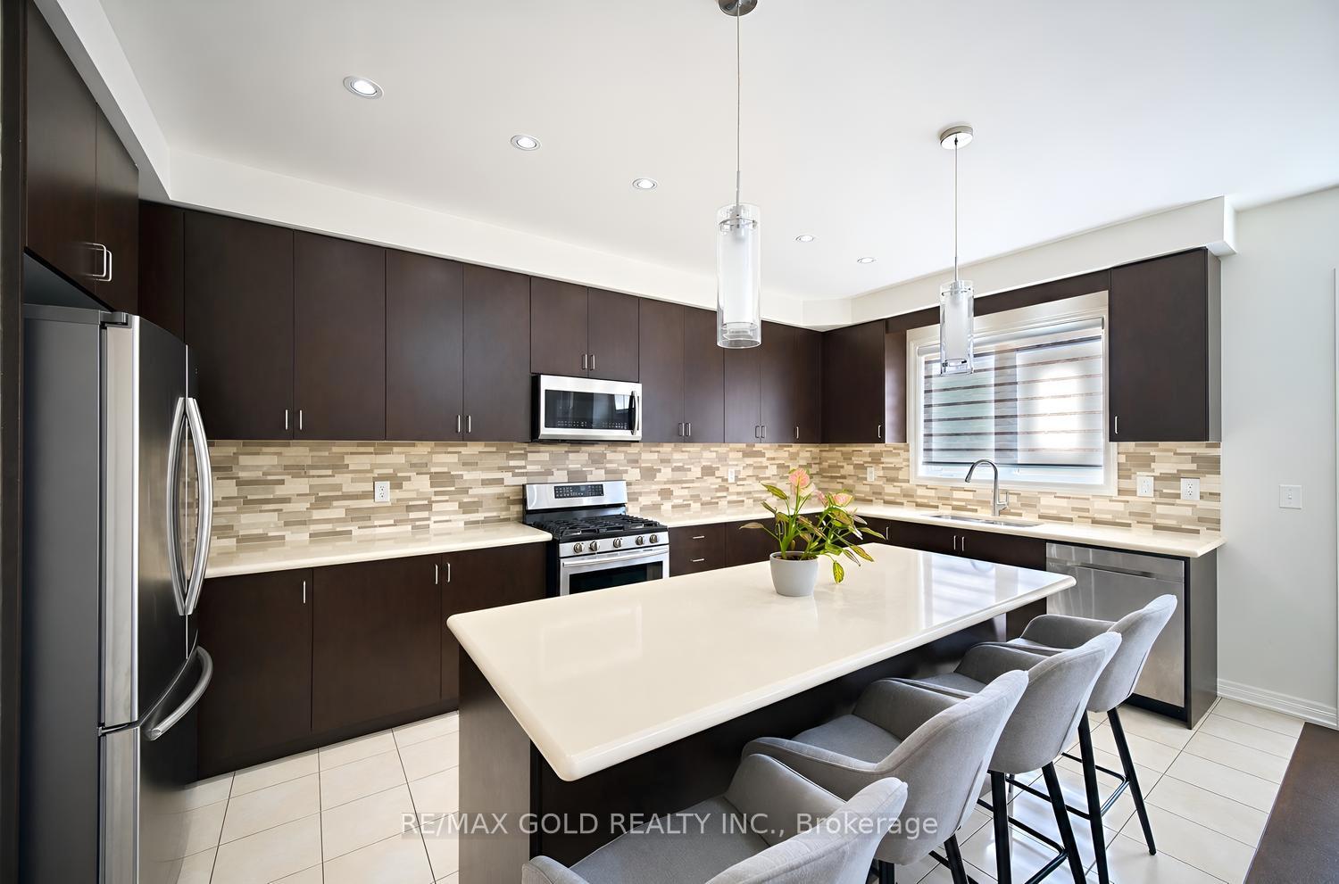 Photo 12 of 116 Lesabre Crescent, Brampton, Bram East — HOMEH