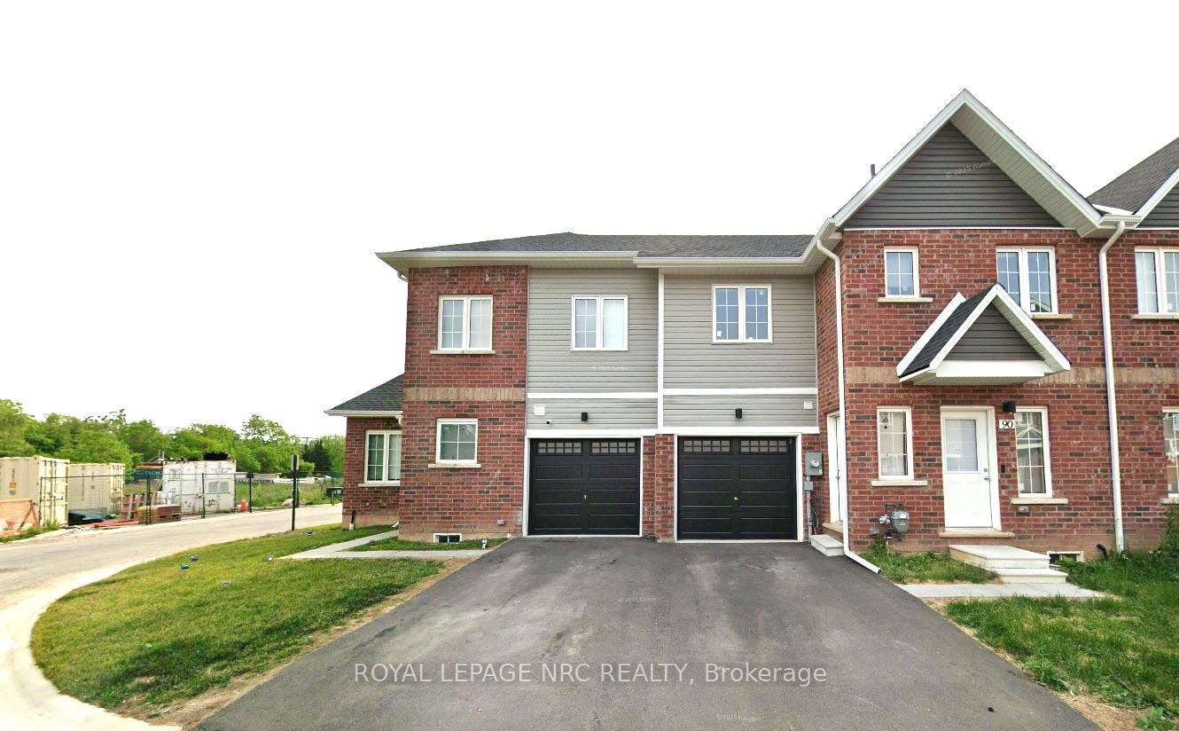 Photo 1 of 90 Highriver Trail, Welland, Broadway — HOMEH