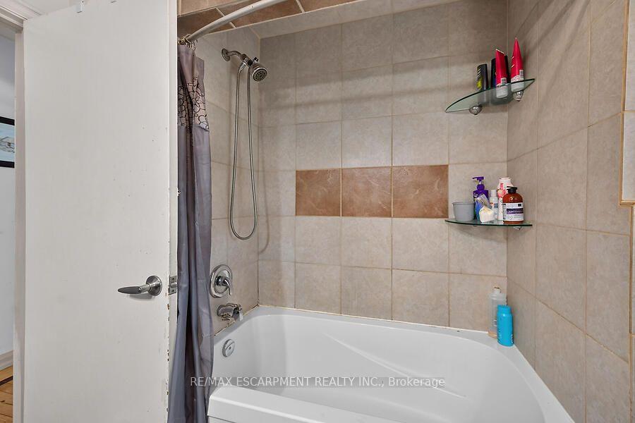 Photo 7 of 576 Rosseau Road, Hamilton, Rosedale — HOMEH