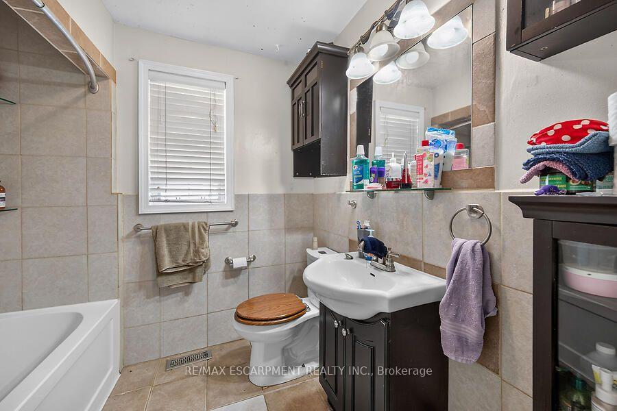 Photo 6 of 576 Rosseau Road, Hamilton, Rosedale — HOMEH