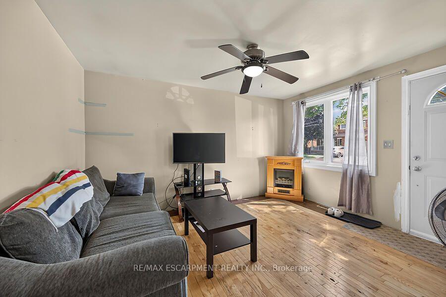 Photo 3 of 576 Rosseau Road, Hamilton, Rosedale — HOMEH