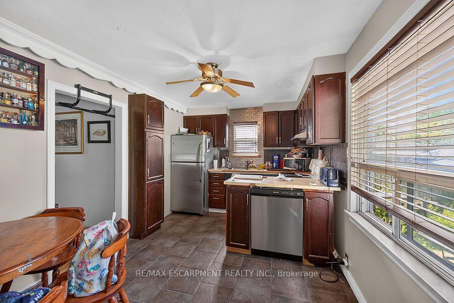 Photo 8 of 576 Rosseau Road, Hamilton, Rosedale — HOMEH