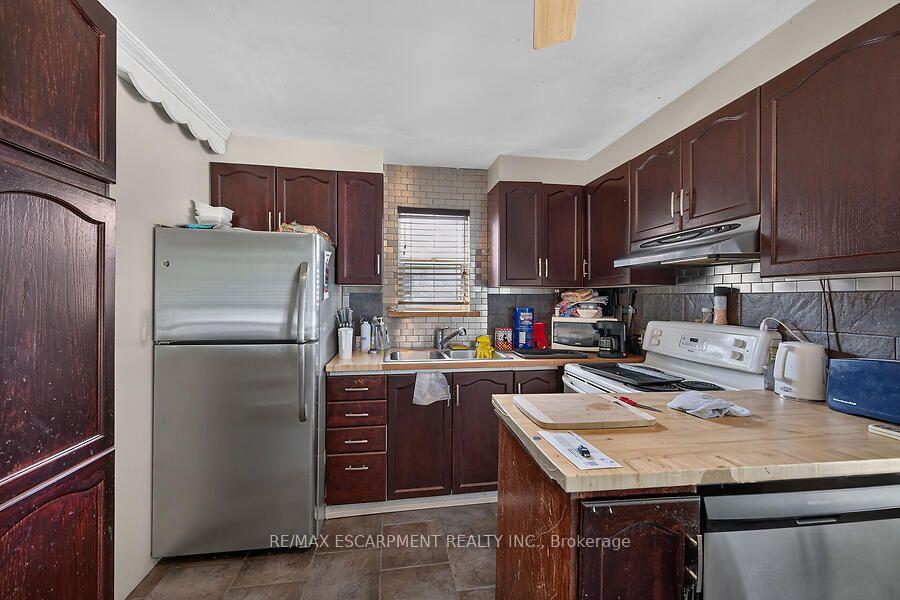 Photo 9 of 576 Rosseau Road, Hamilton, Rosedale — HOMEH
