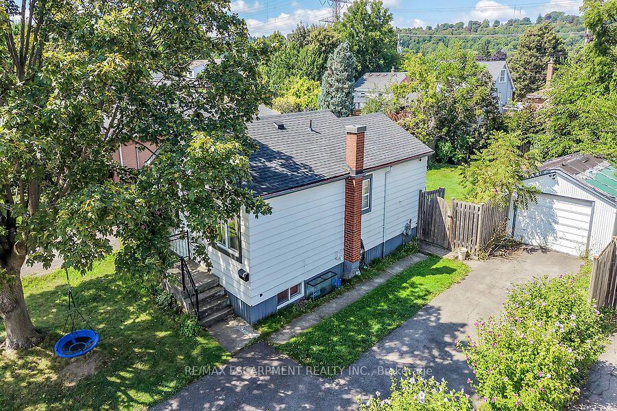 Photo 18 of 576 Rosseau Road, Hamilton, Rosedale — HOMEH