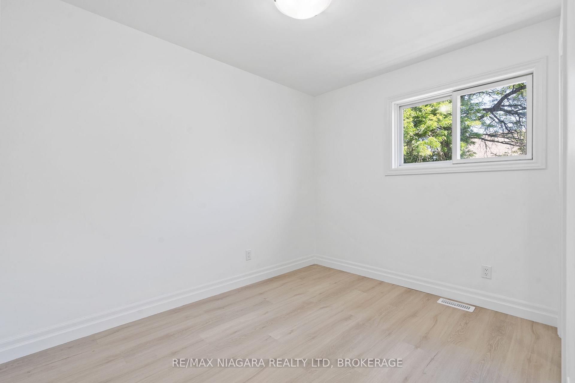 Photo 12 of 46A Pelham Road, St. Catharines, Western Hill — HOMEH