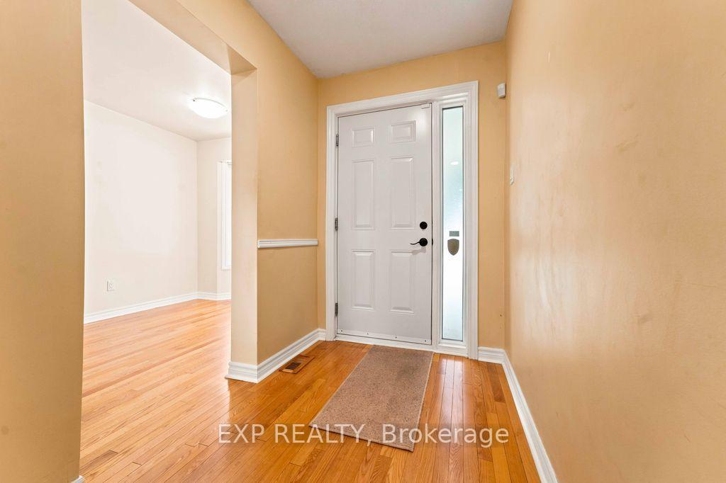 Photo 3 of 28 Glenmoriston Avenue, Ottawa, Kanata - Glencairn/Hazeldean — HOMEH
