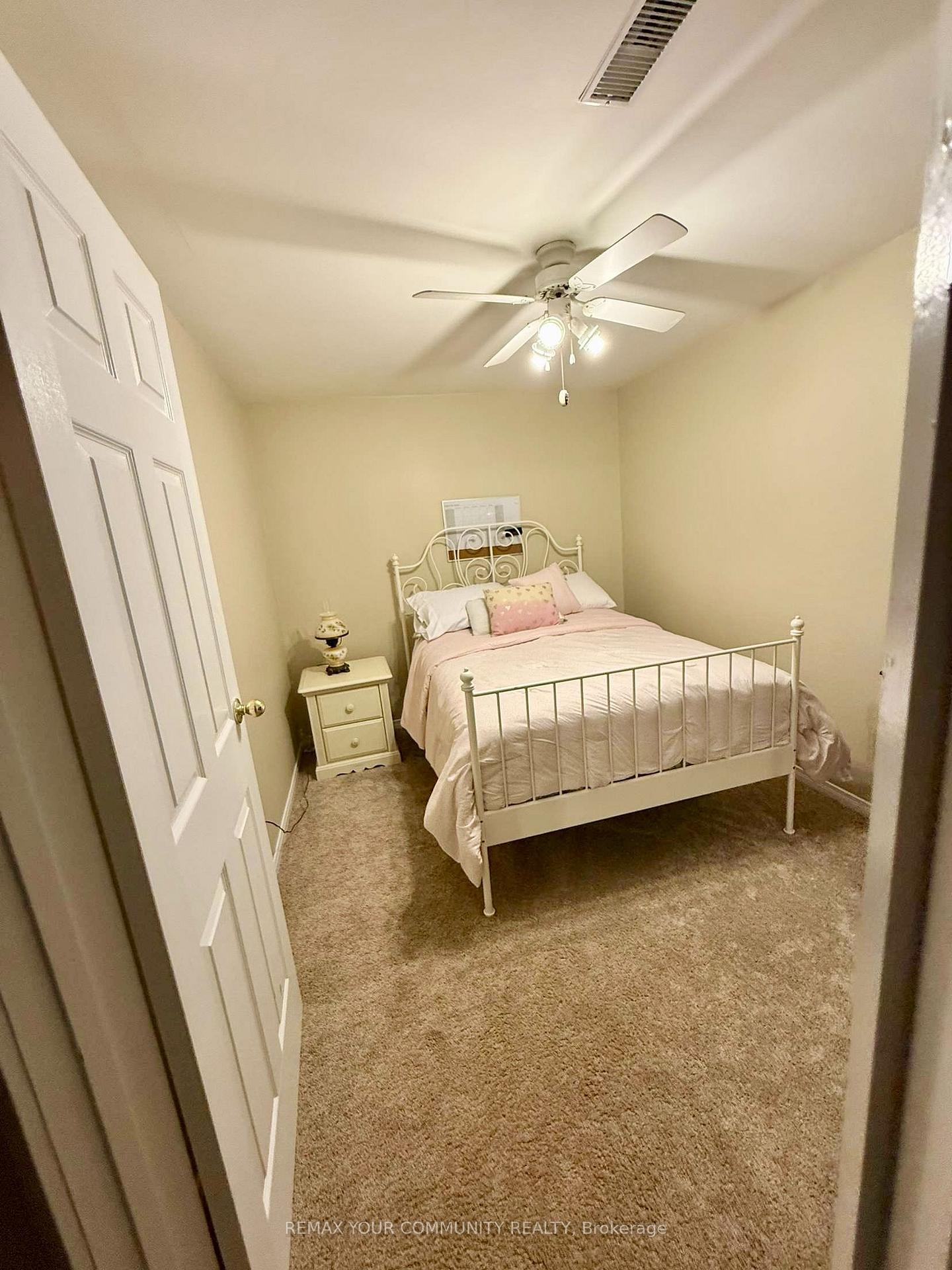 Photo 19 of 69 Branlyn Crescent, Brantford, Lynden Hills — HOMEH
