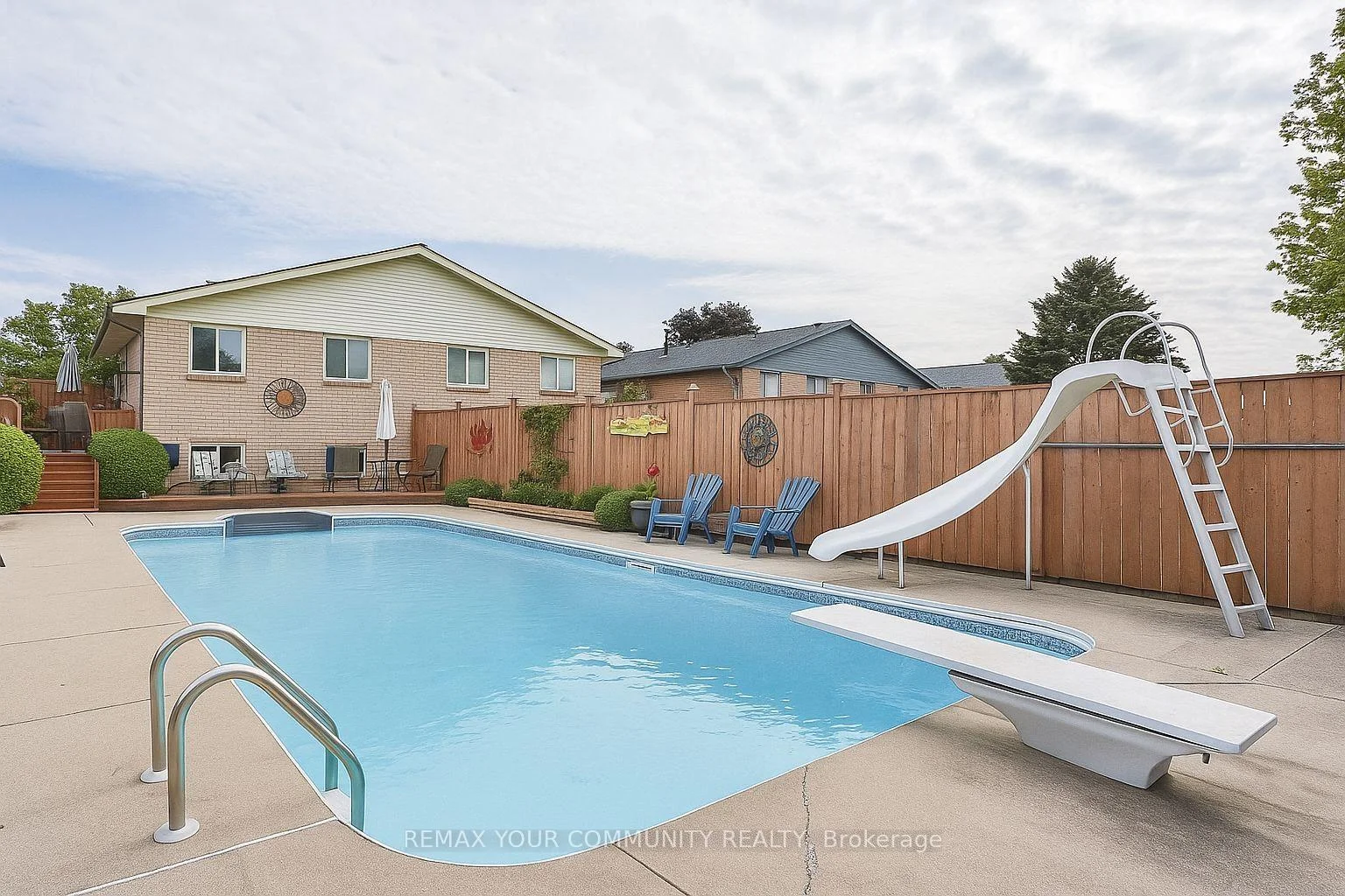 Photo 23 of 69 Branlyn Crescent, Brantford, Lynden Hills — HOMEH