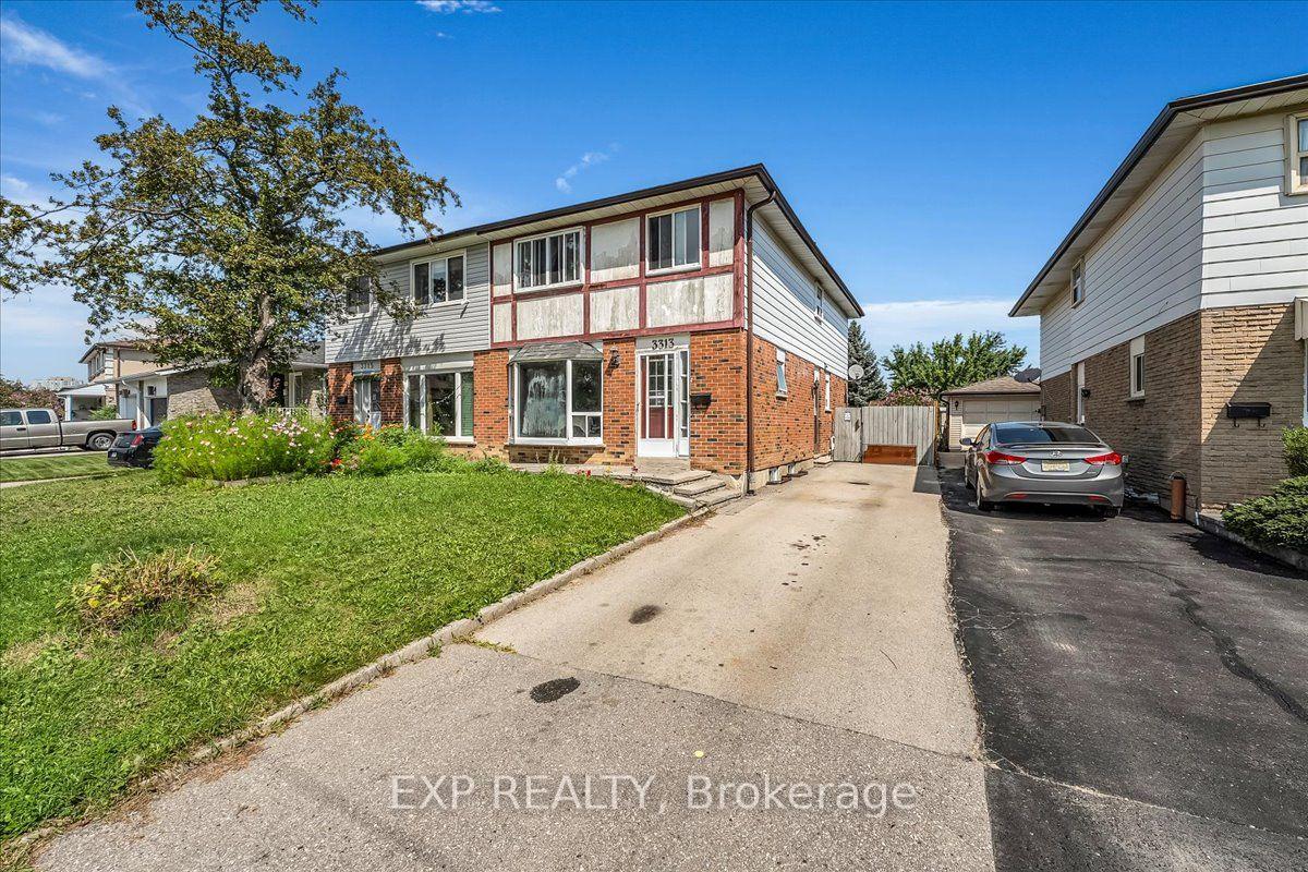Photo 4 of 3313 Acala Crescent, Mississauga, Mississauga Valleys — HOMEH