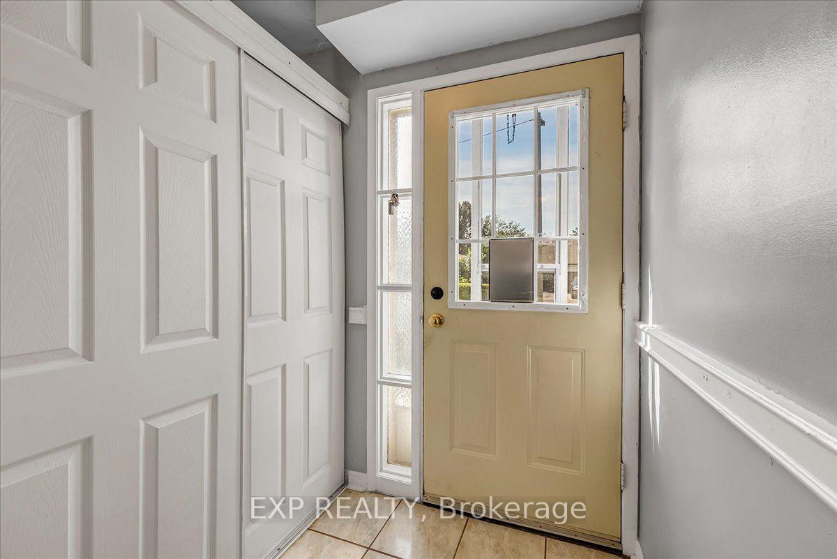 Photo 5 of 3313 Acala Crescent, Mississauga, Mississauga Valleys — HOMEH
