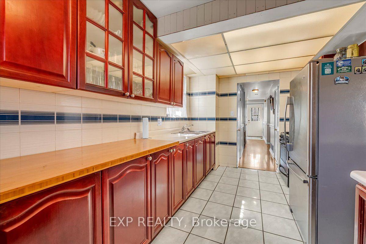 Photo 11 of 3313 Acala Crescent, Mississauga, Mississauga Valleys — HOMEH