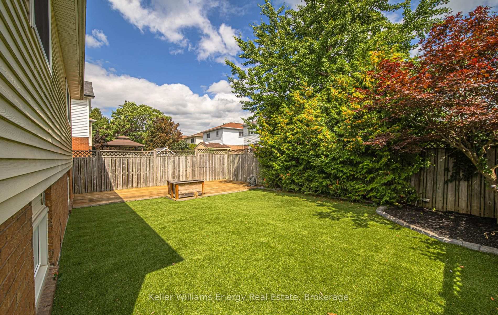 Photo 5 of 7 Stirling Avenue, Clarington, Courtice — HOMEH