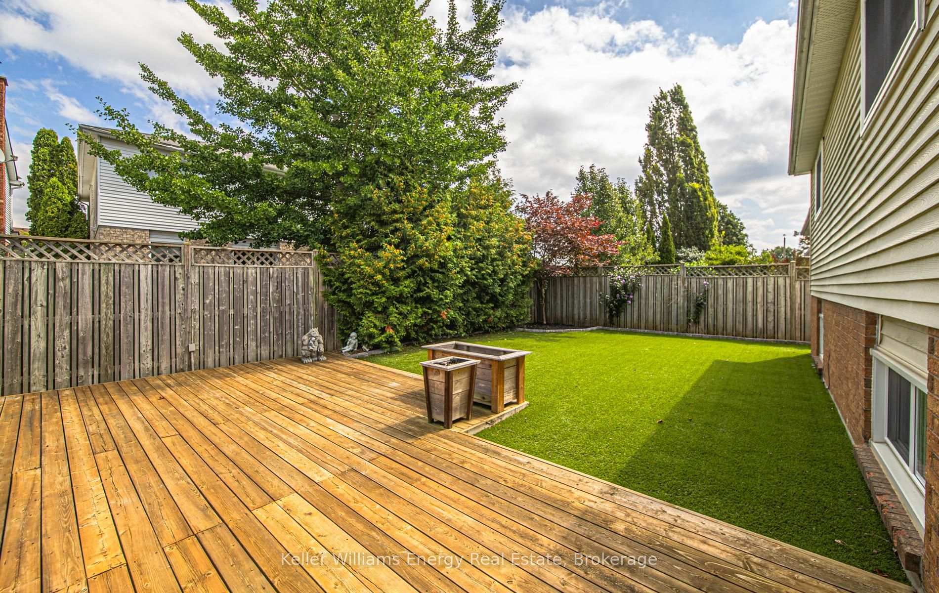 Photo 10 of 7 Stirling Avenue, Clarington, Courtice — HOMEH