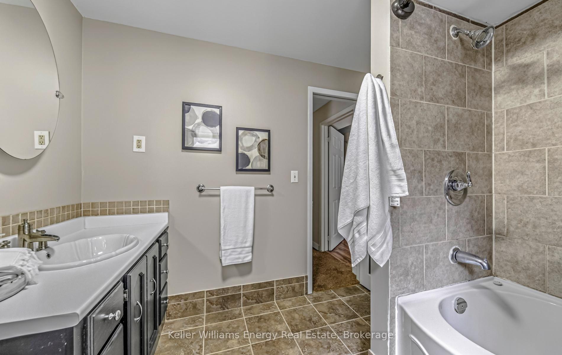 Photo 37 of 7 Stirling Avenue, Clarington, Courtice — HOMEH