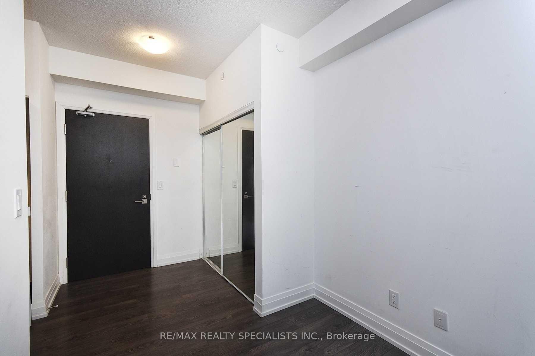 Photo 3 of Unit 501, 3600 Hwy 7, Vaughan, East Woodbridge — HOMEH
