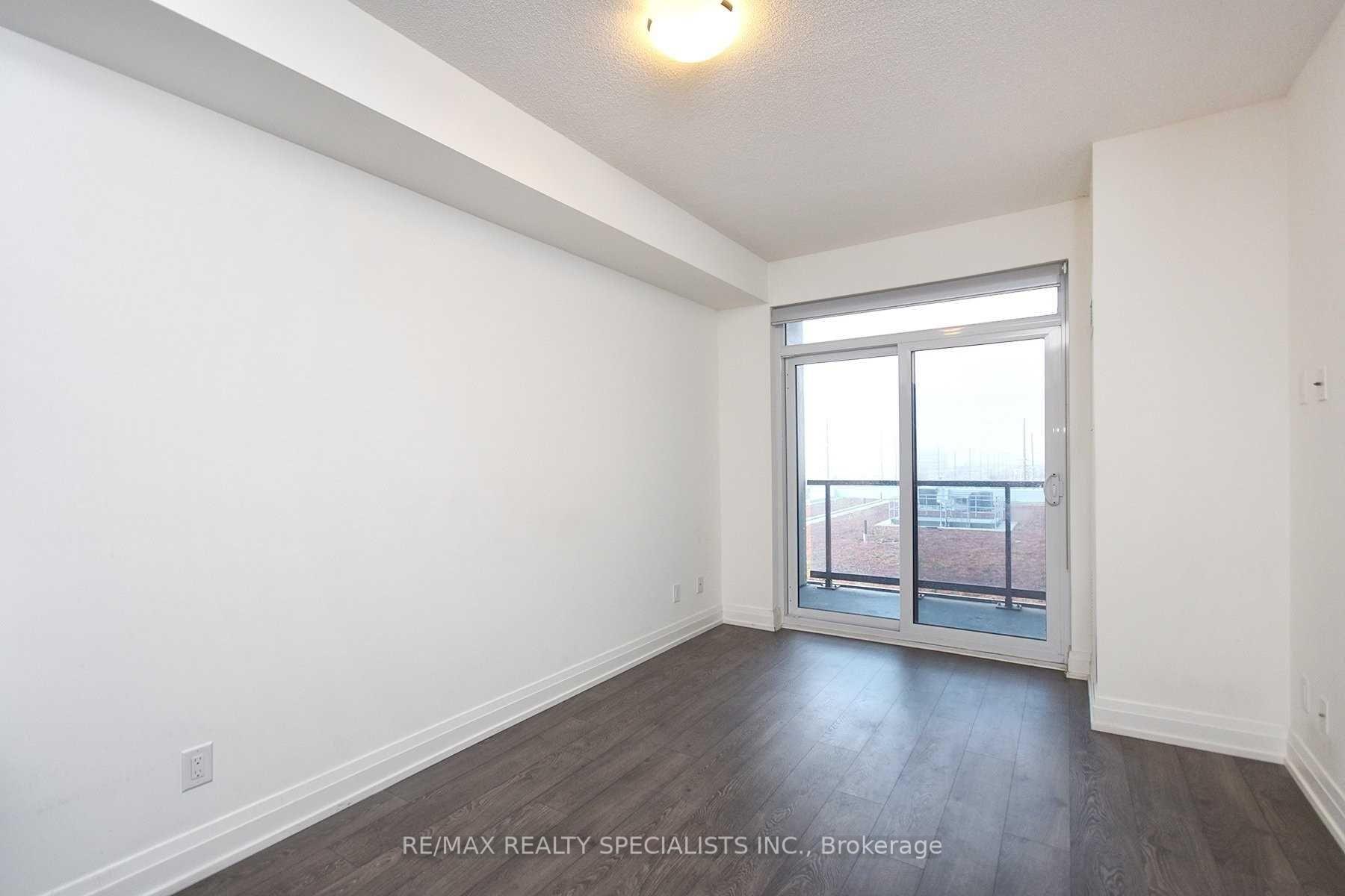 Photo 7 of Unit 501, 3600 Hwy 7, Vaughan, East Woodbridge — HOMEH