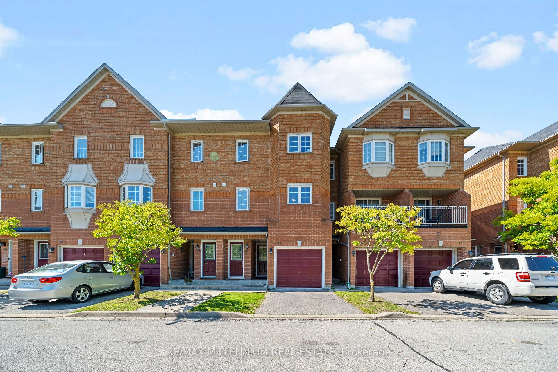 Front of Unit 94, 6950 Tenth Line W