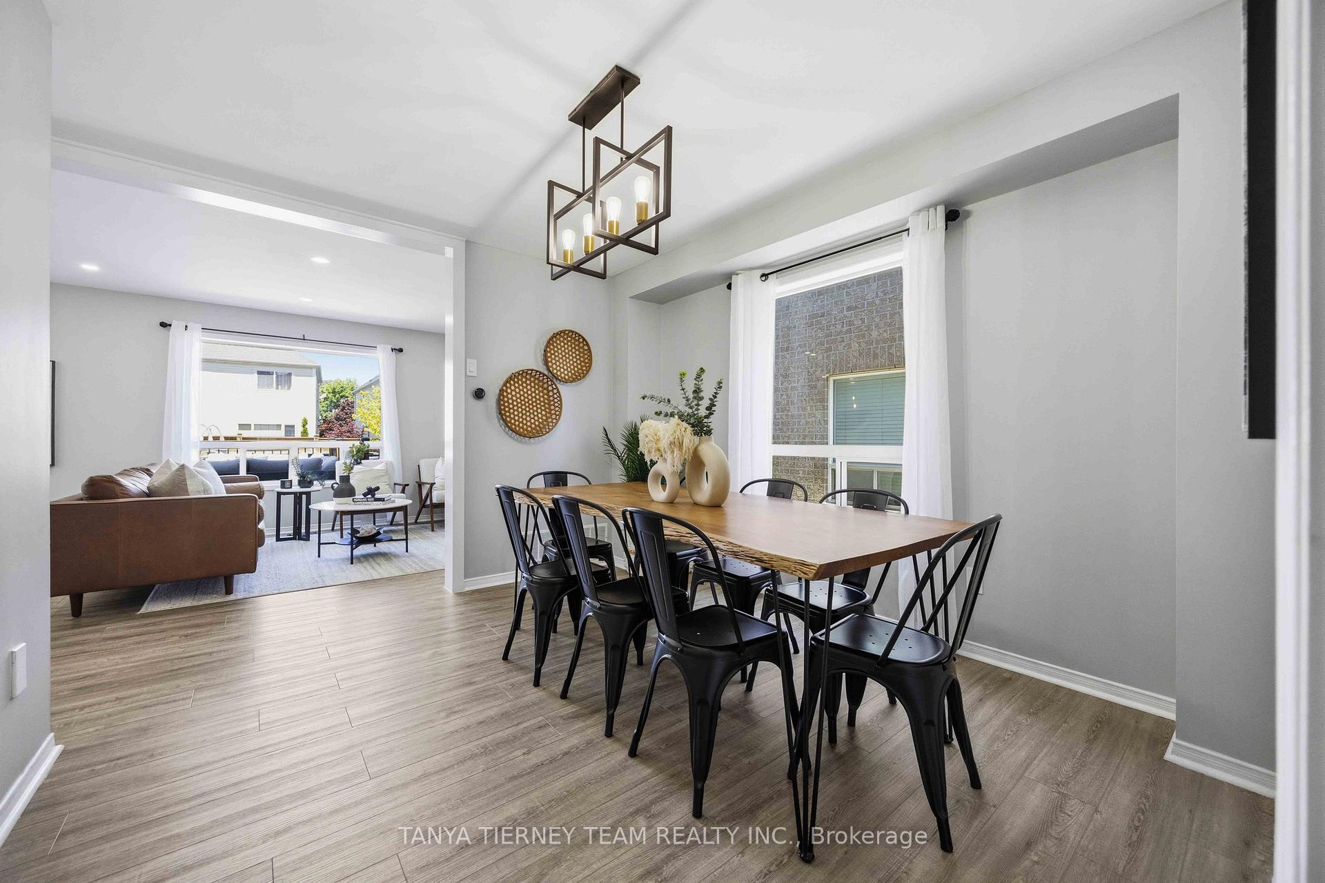 Photo 4 of 76 Vipond Road, Whitby, Brooklin — HOMEH