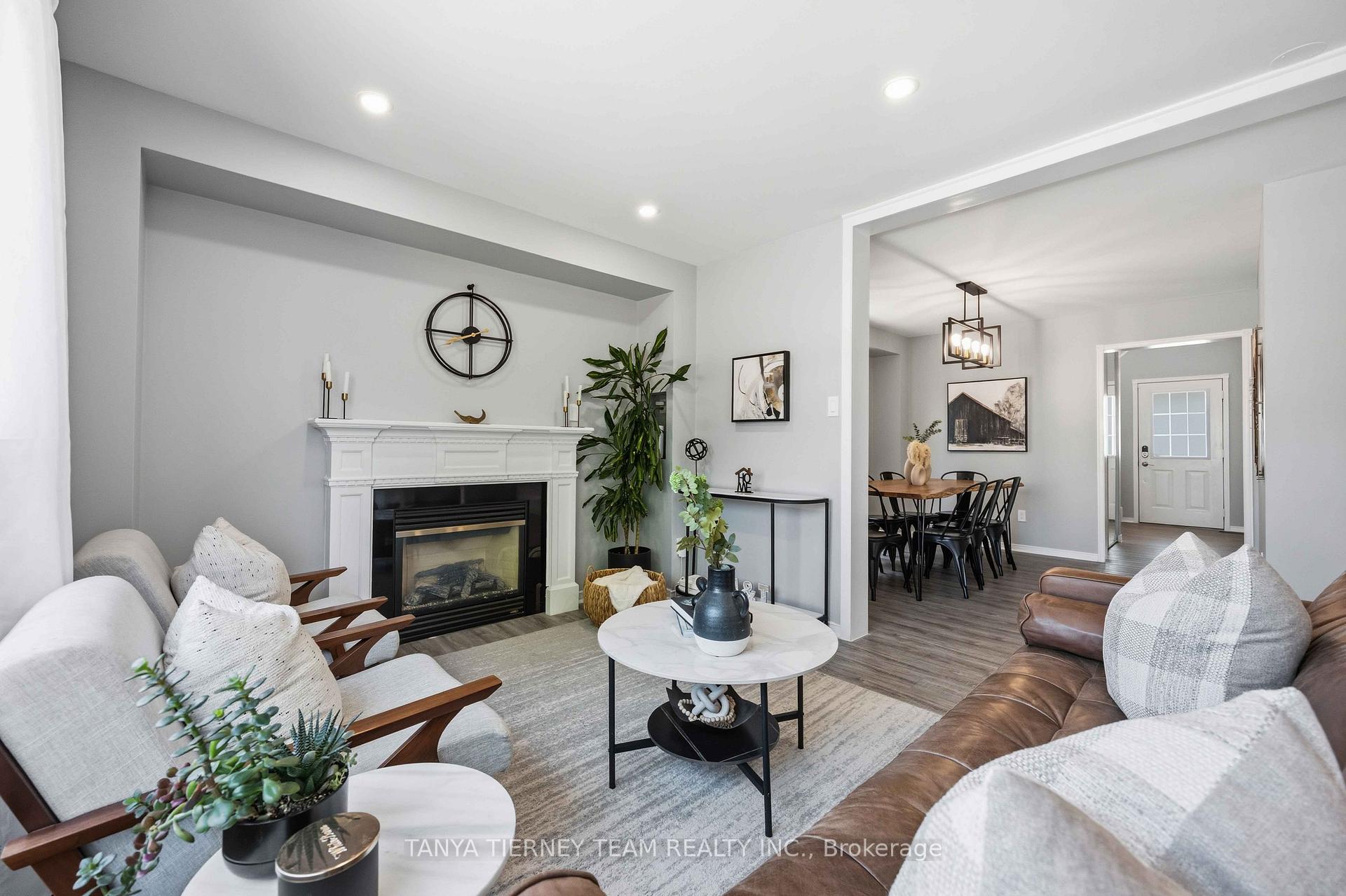Photo 9 of 76 Vipond Road, Whitby, Brooklin — HOMEH