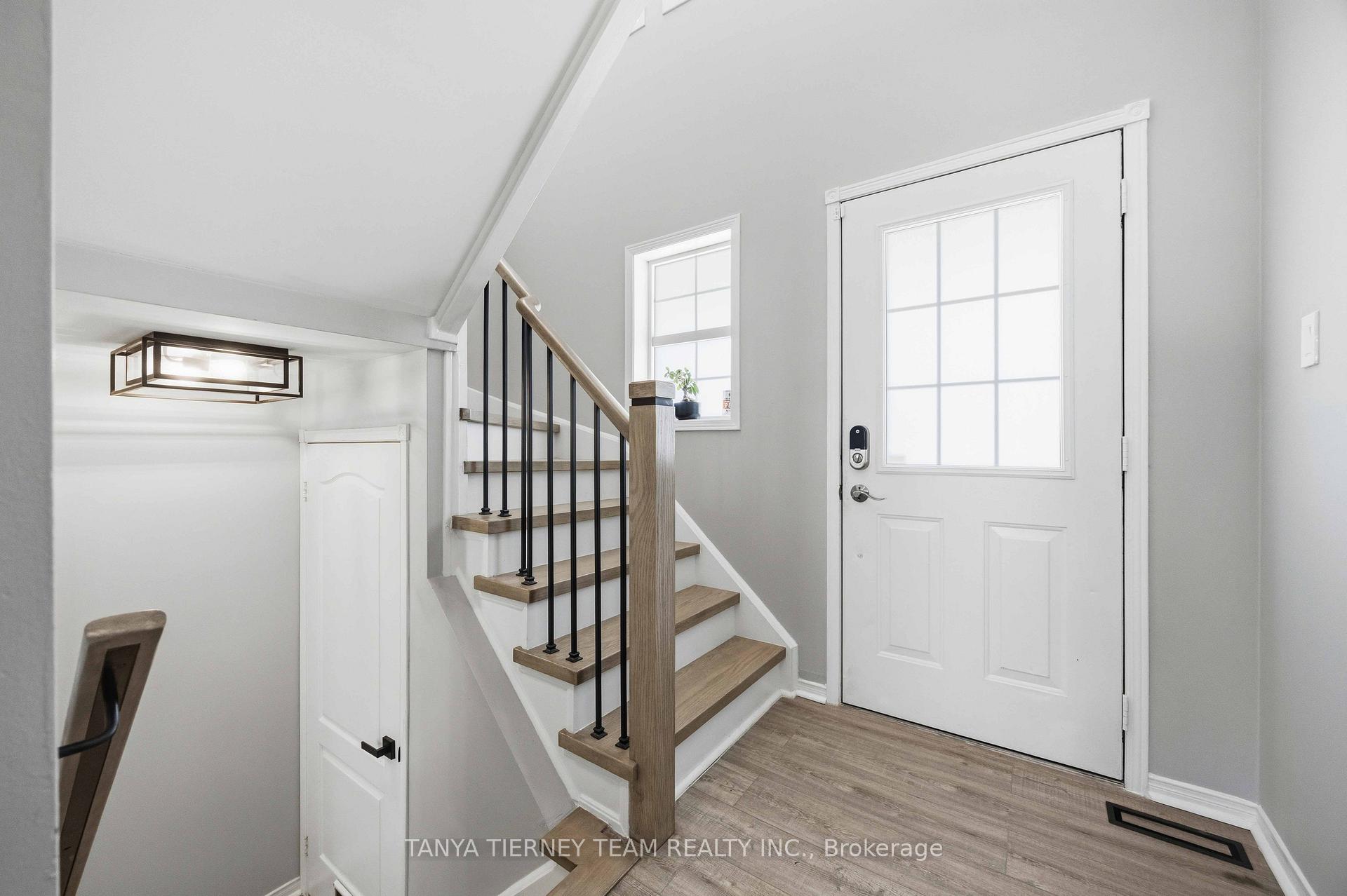 Photo 19 of 76 Vipond Road, Whitby, Brooklin — HOMEH