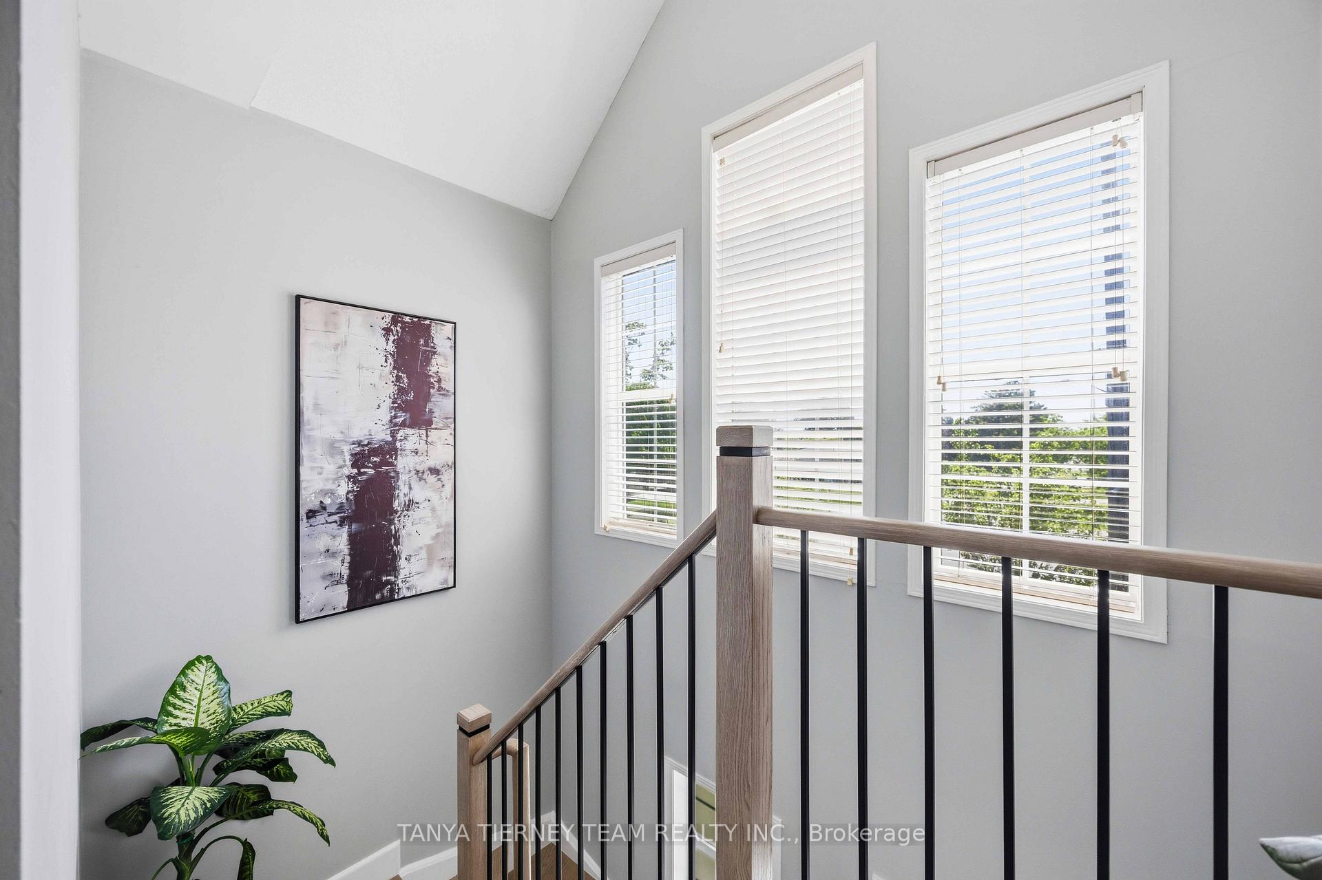 Photo 20 of 76 Vipond Road, Whitby, Brooklin — HOMEH