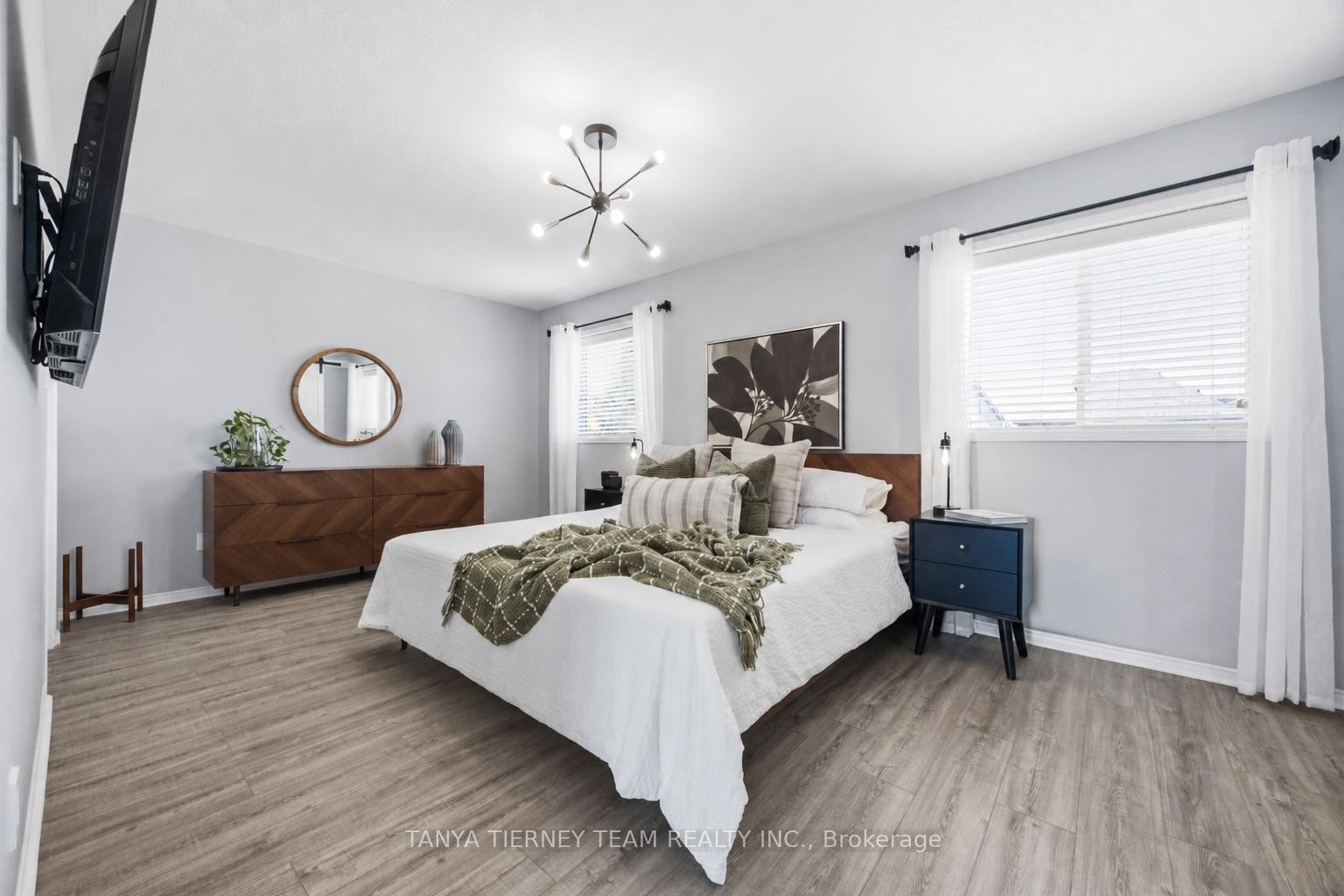 Photo 22 of 76 Vipond Road, Whitby, Brooklin — HOMEH