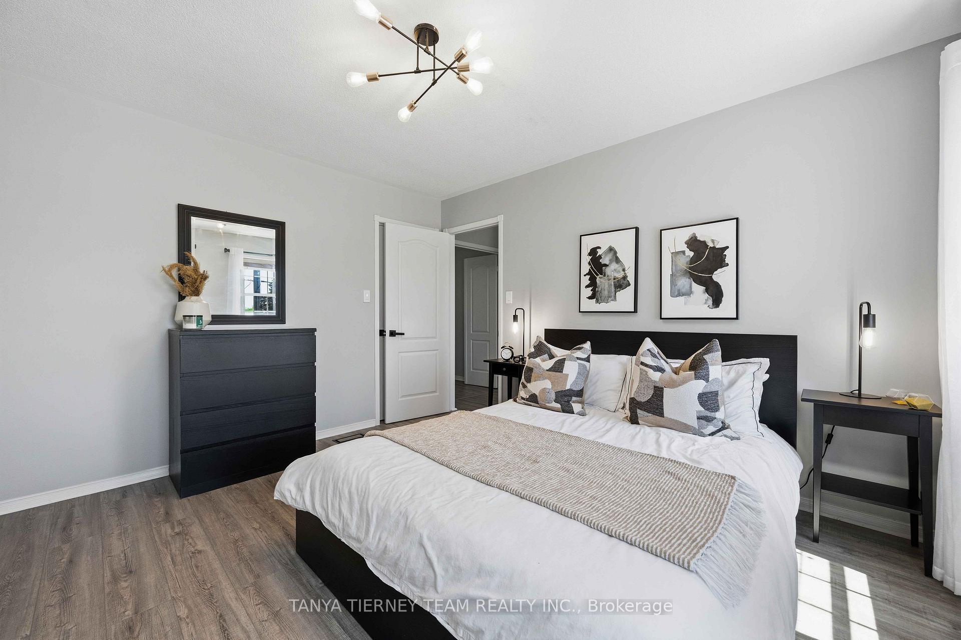 Photo 29 of 76 Vipond Road, Whitby, Brooklin — HOMEH