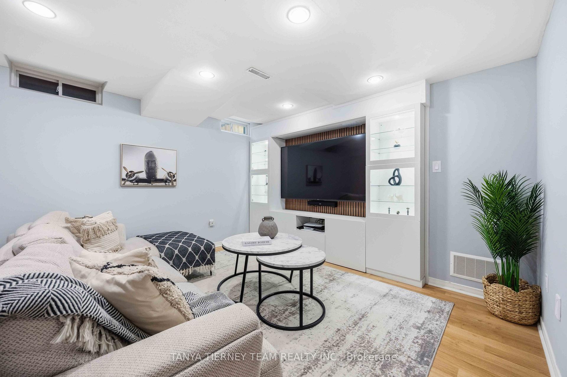Photo 35 of 76 Vipond Road, Whitby, Brooklin — HOMEH