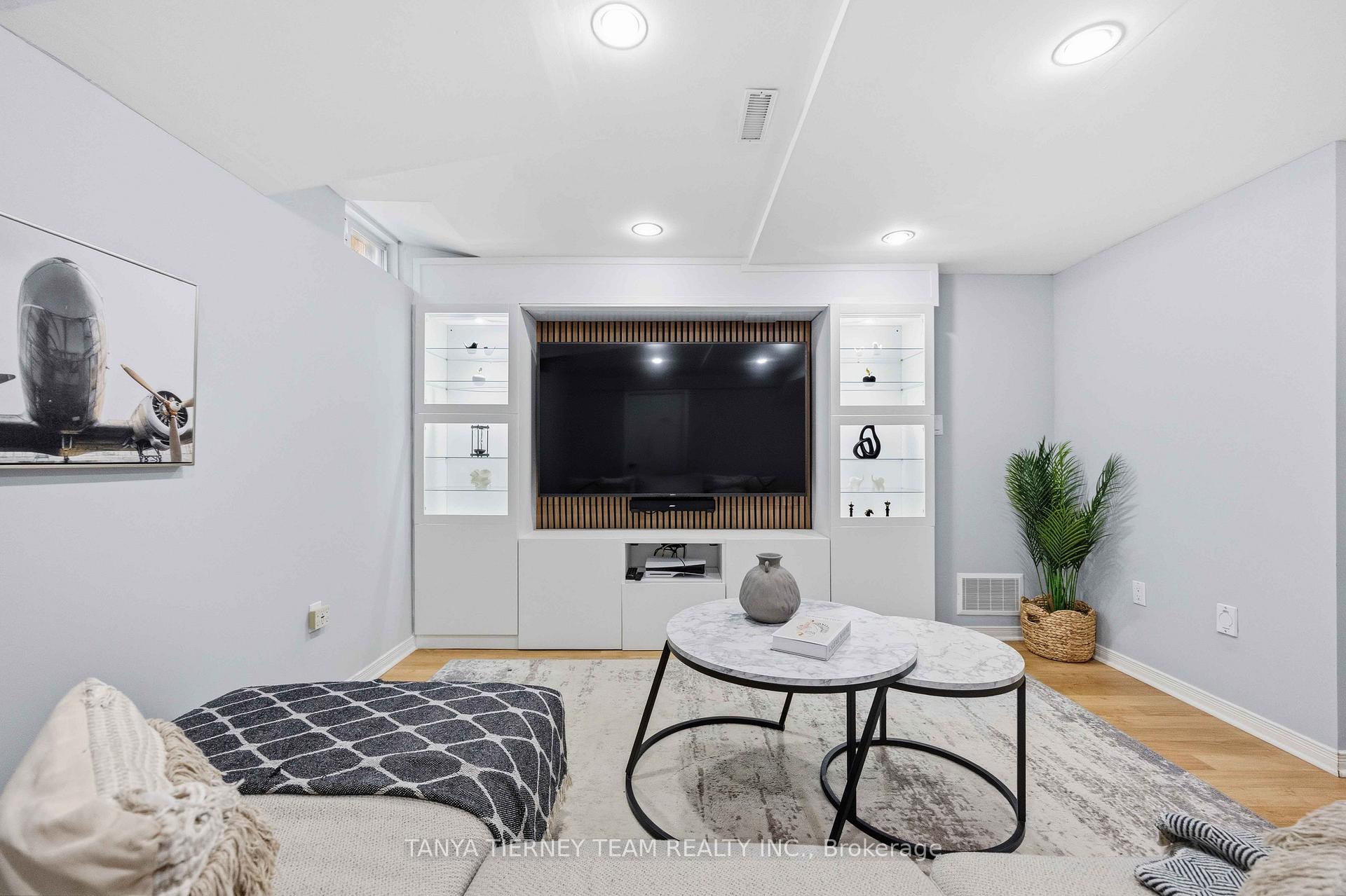 Photo 37 of 76 Vipond Road, Whitby, Brooklin — HOMEH