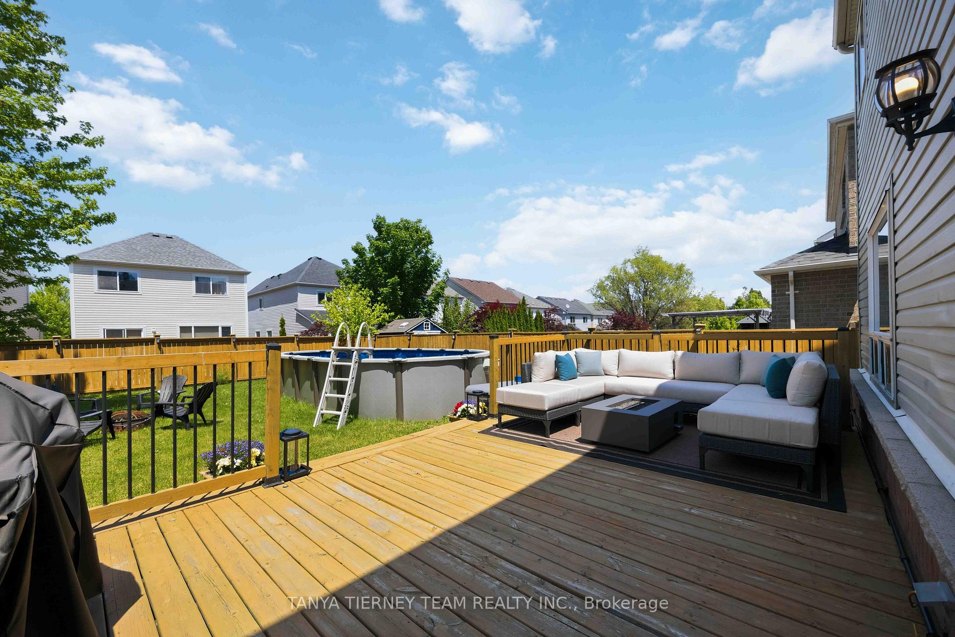 Photo 42 of 76 Vipond Road, Whitby, Brooklin — HOMEH