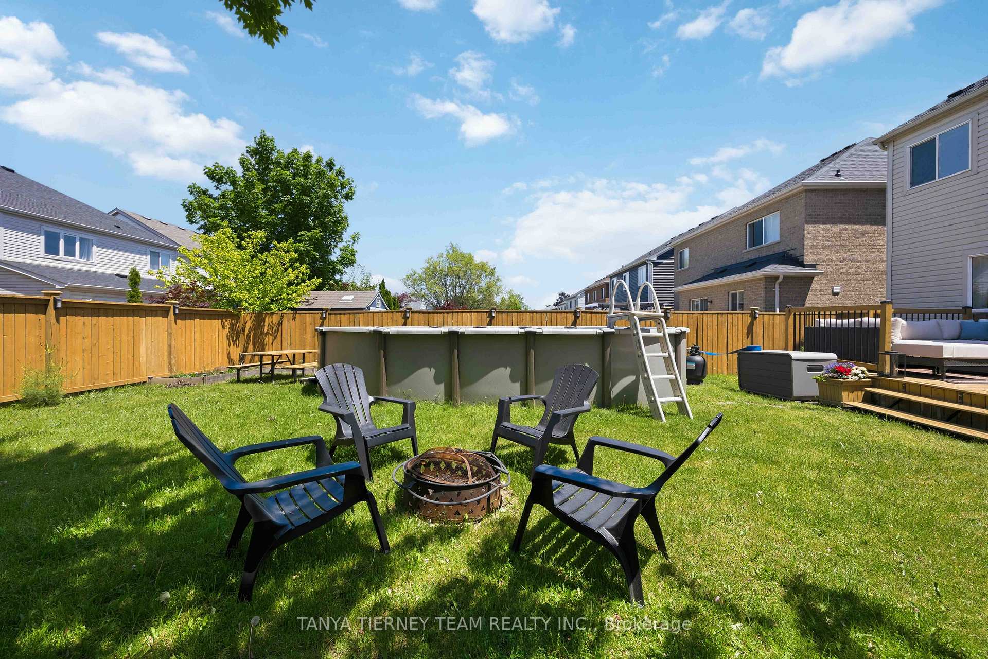 Photo 43 of 76 Vipond Road, Whitby, Brooklin — HOMEH