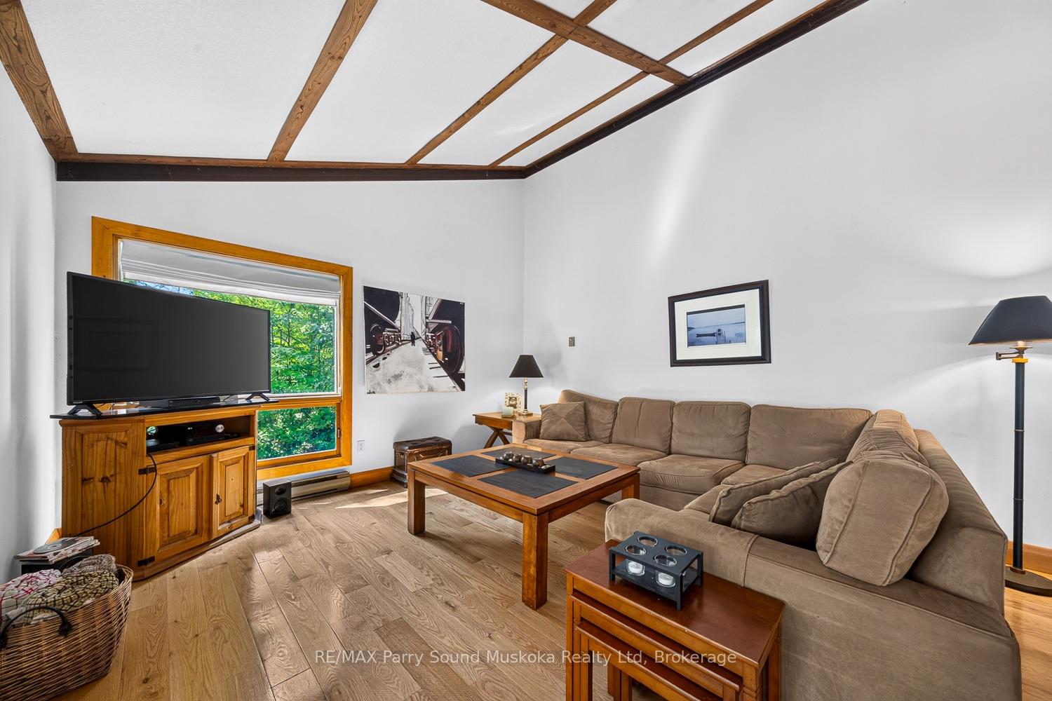 Photo 20 of 53 Crown Retreats Road, Whitestone, Hagerman — HOMEH