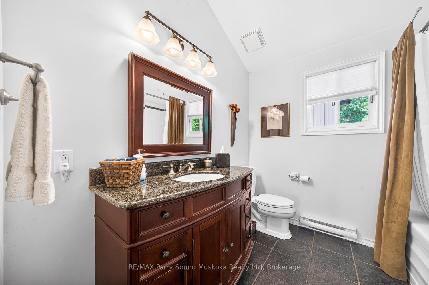 Photo 29 of 53 Crown Retreats Road, Whitestone, Hagerman — HOMEH