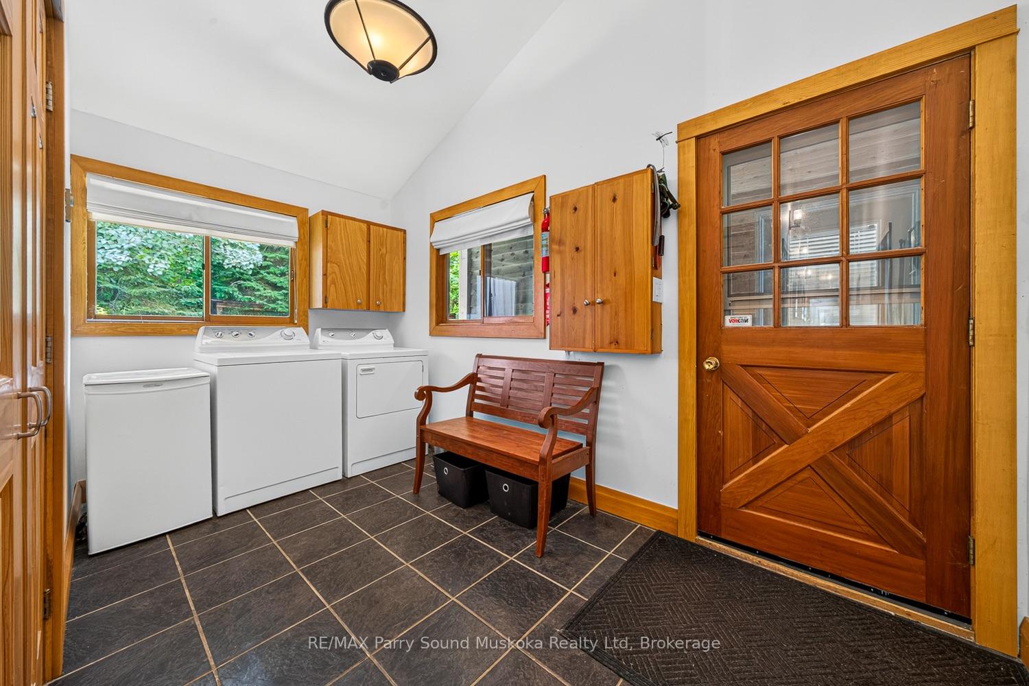 Photo 43 of 53 Crown Retreats Road, Whitestone, Hagerman — HOMEH