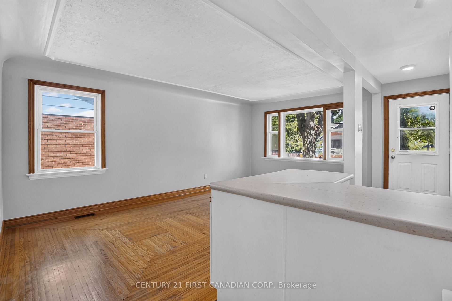 Photo 12 of 244 Edinburgh Street, London, North N — HOMEH