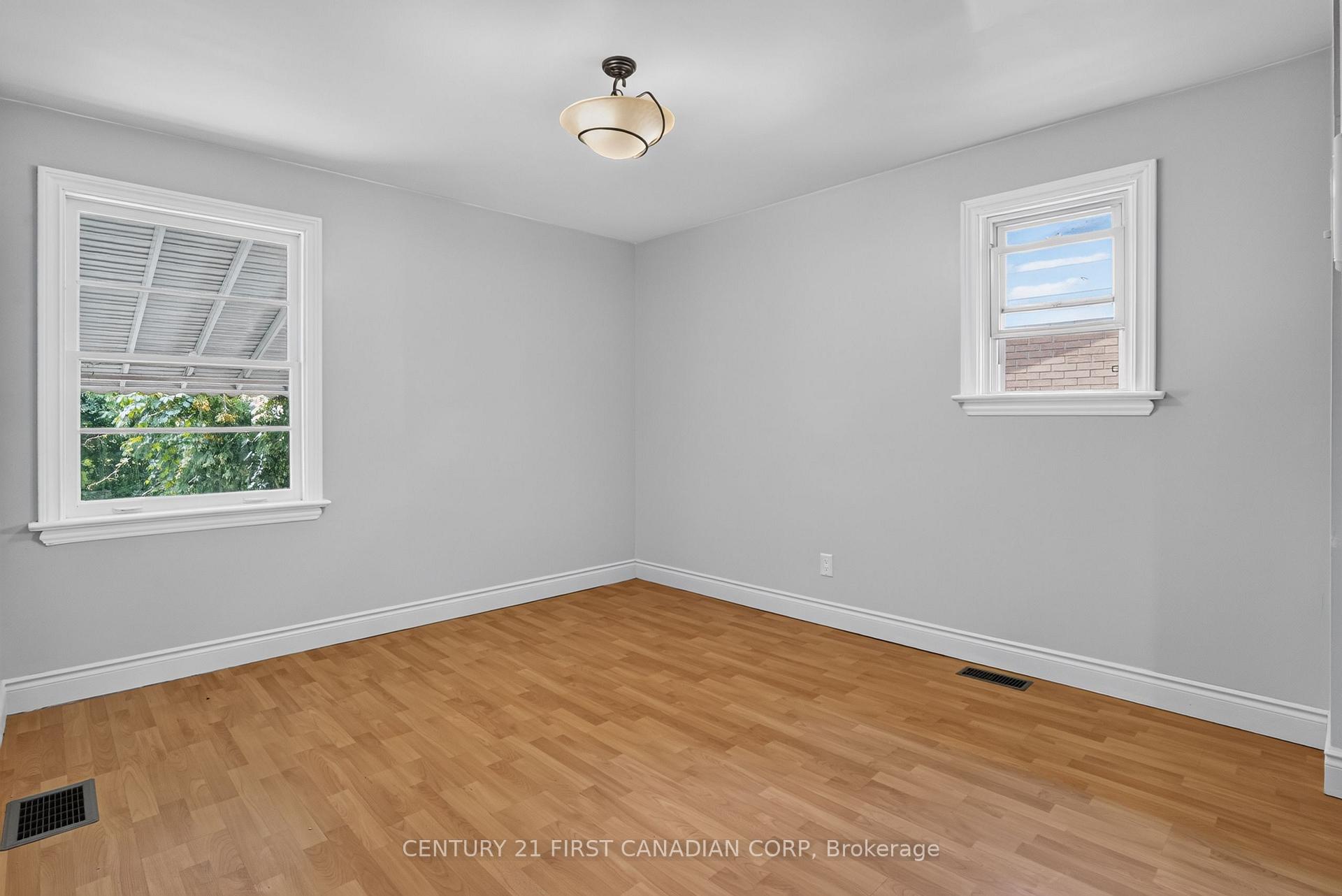 Photo 13 of 244 Edinburgh Street, London, North N — HOMEH
