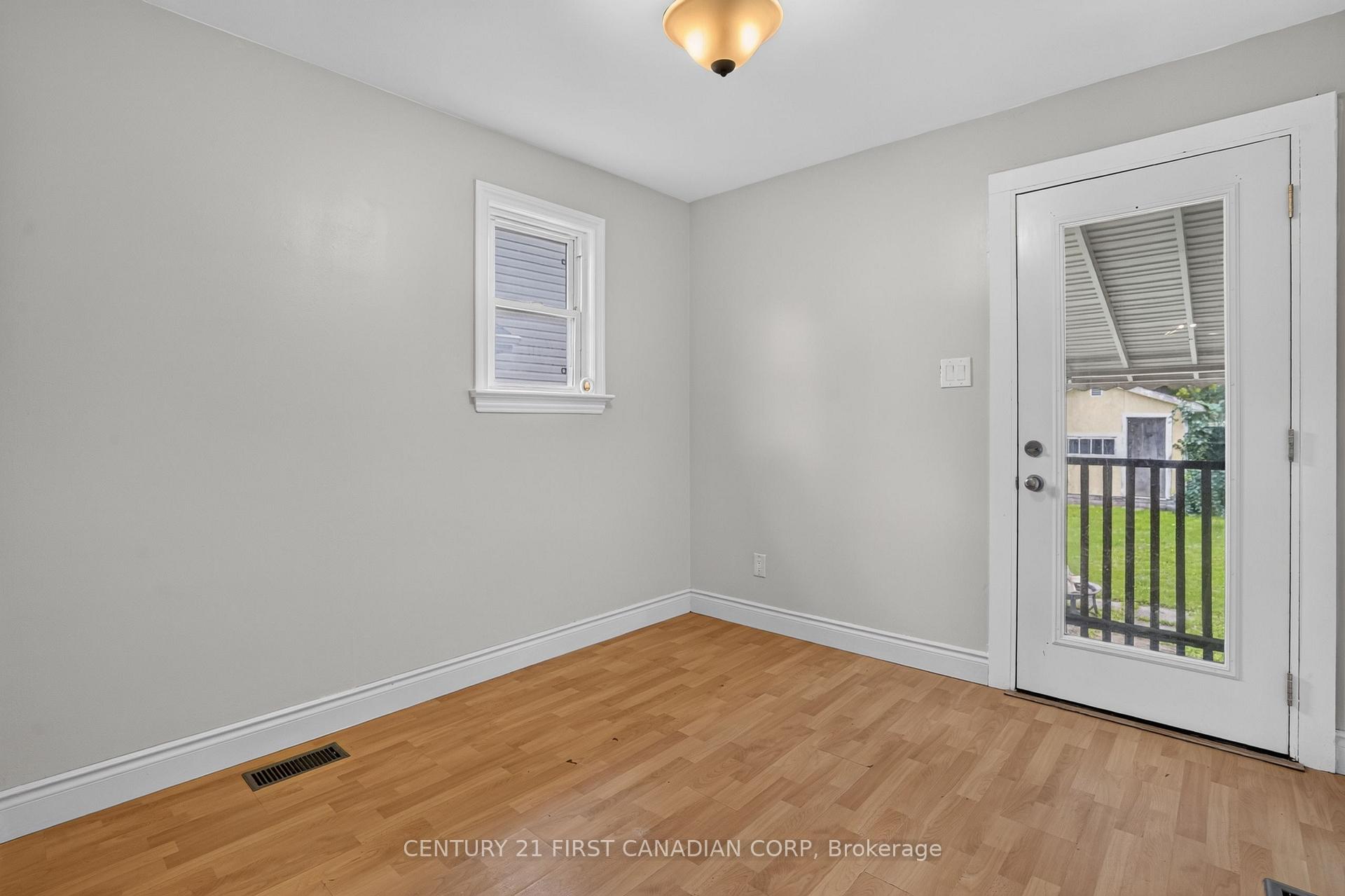 Photo 16 of 244 Edinburgh Street, London, North N — HOMEH