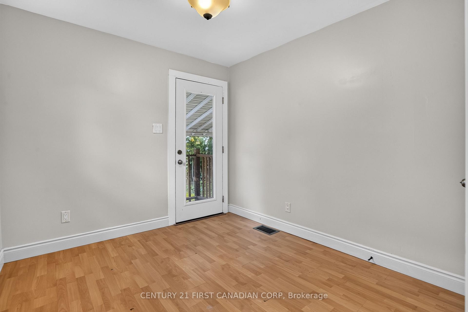 Photo 18 of 244 Edinburgh Street, London, North N — HOMEH