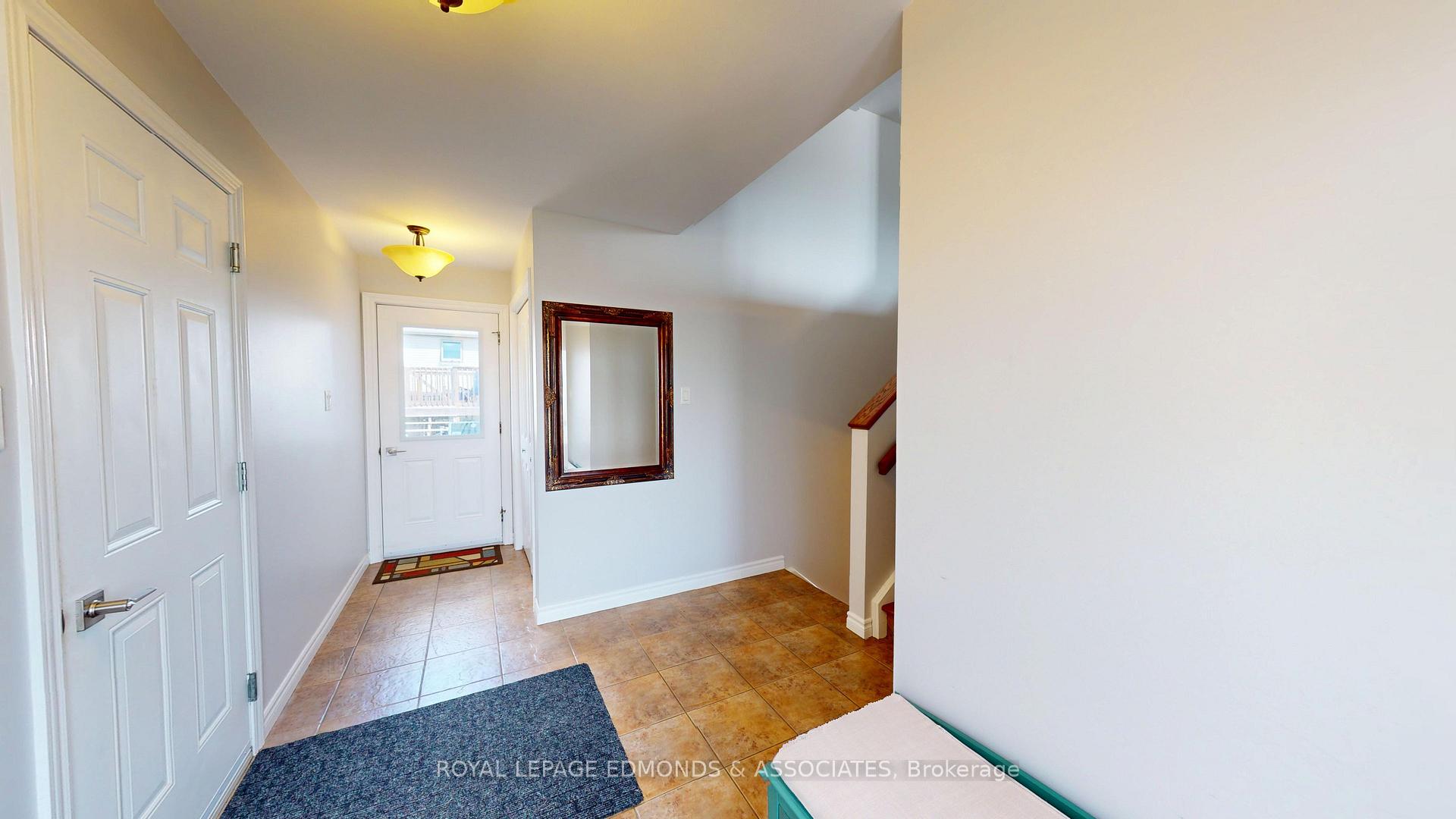 Photo 7 of 47 Winfield Street, Petawawa, Petawawa — HOMEH