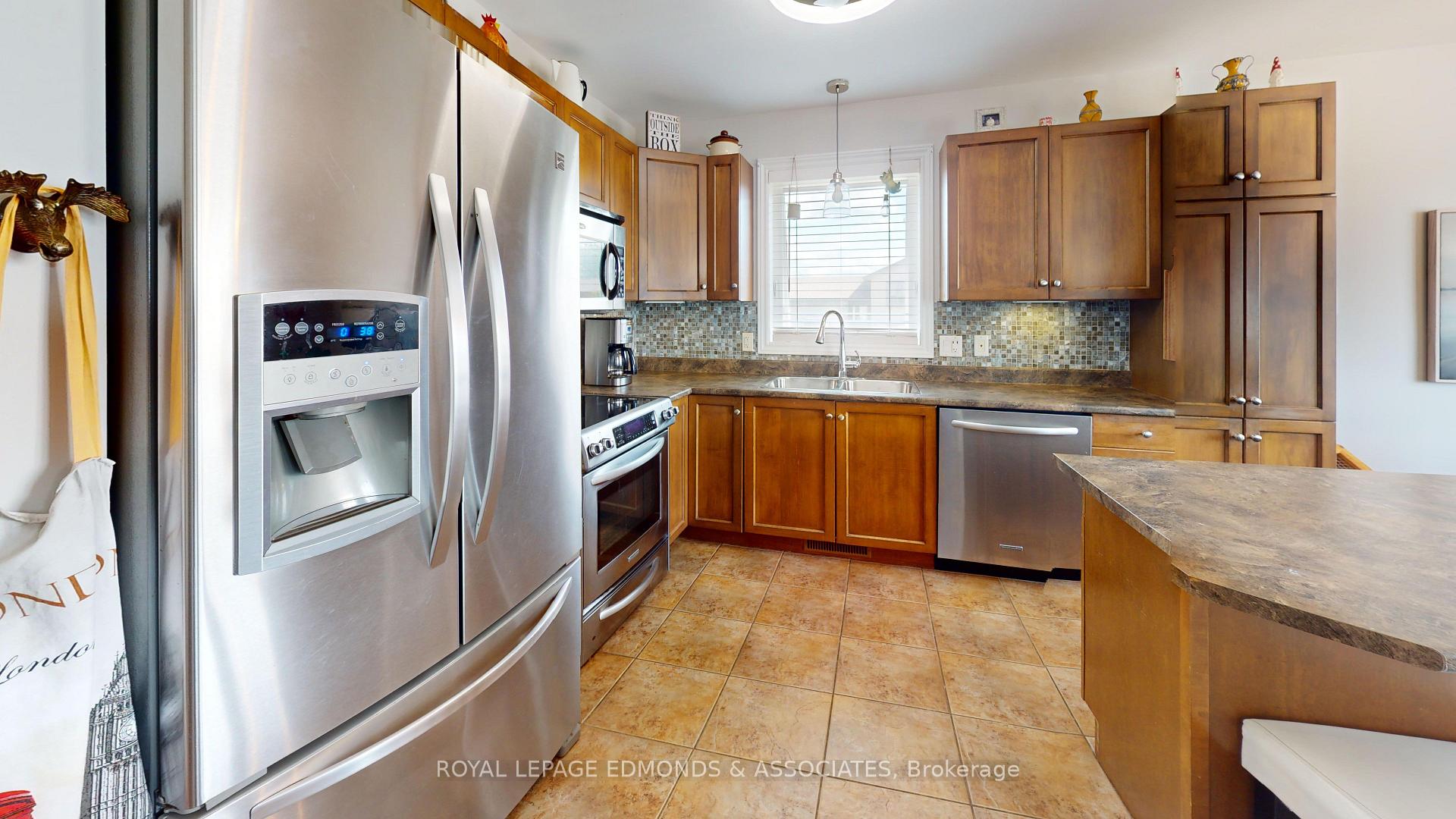 Photo 13 of 47 Winfield Street, Petawawa, Petawawa — HOMEH