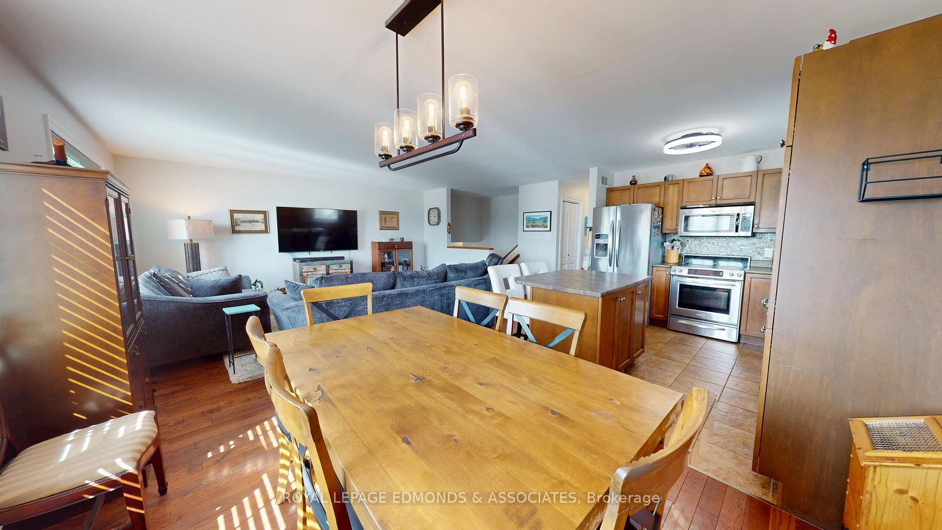 Photo 16 of 47 Winfield Street, Petawawa, Petawawa — HOMEH