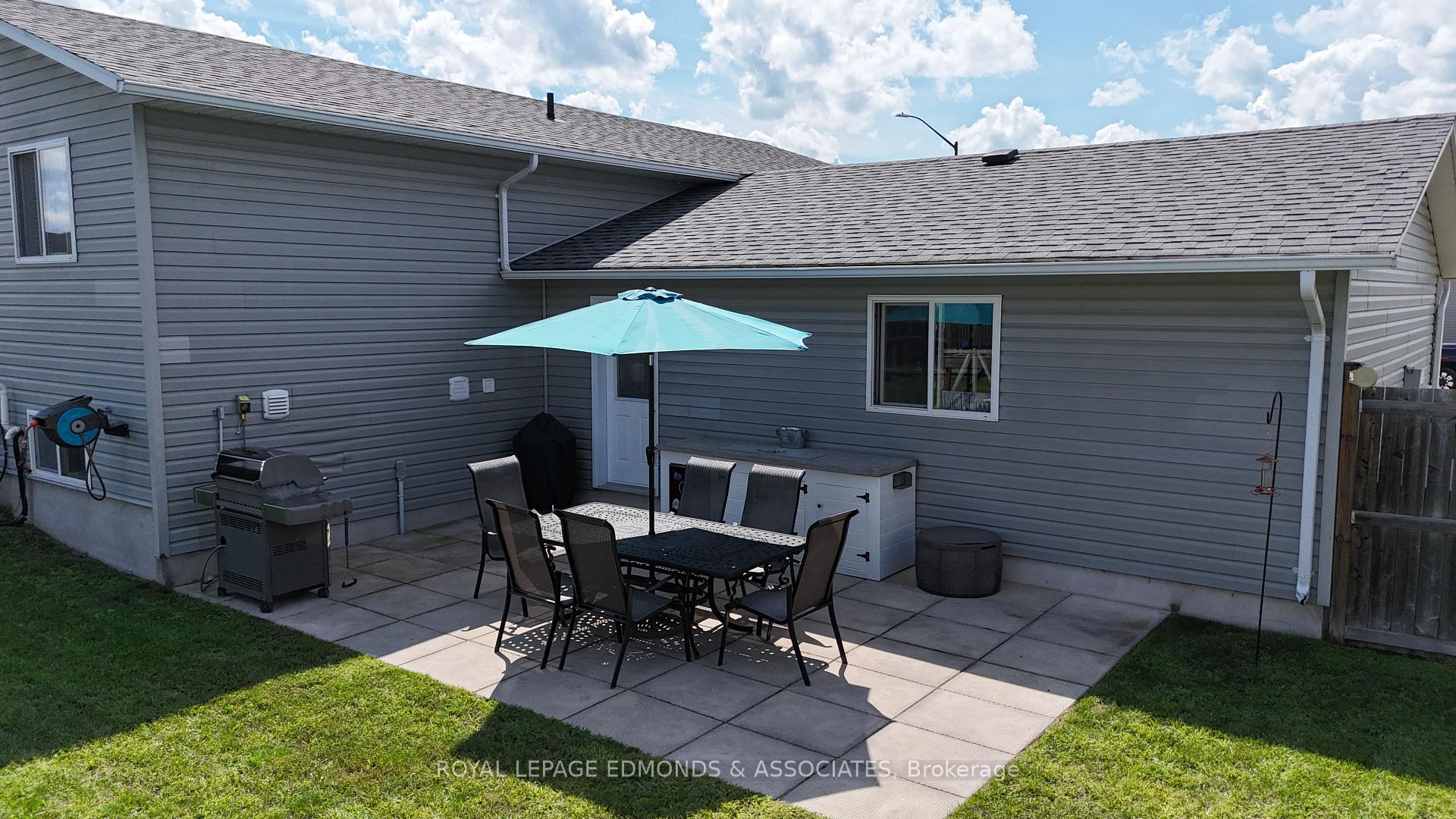 Photo 35 of 47 Winfield Street, Petawawa, Petawawa — HOMEH