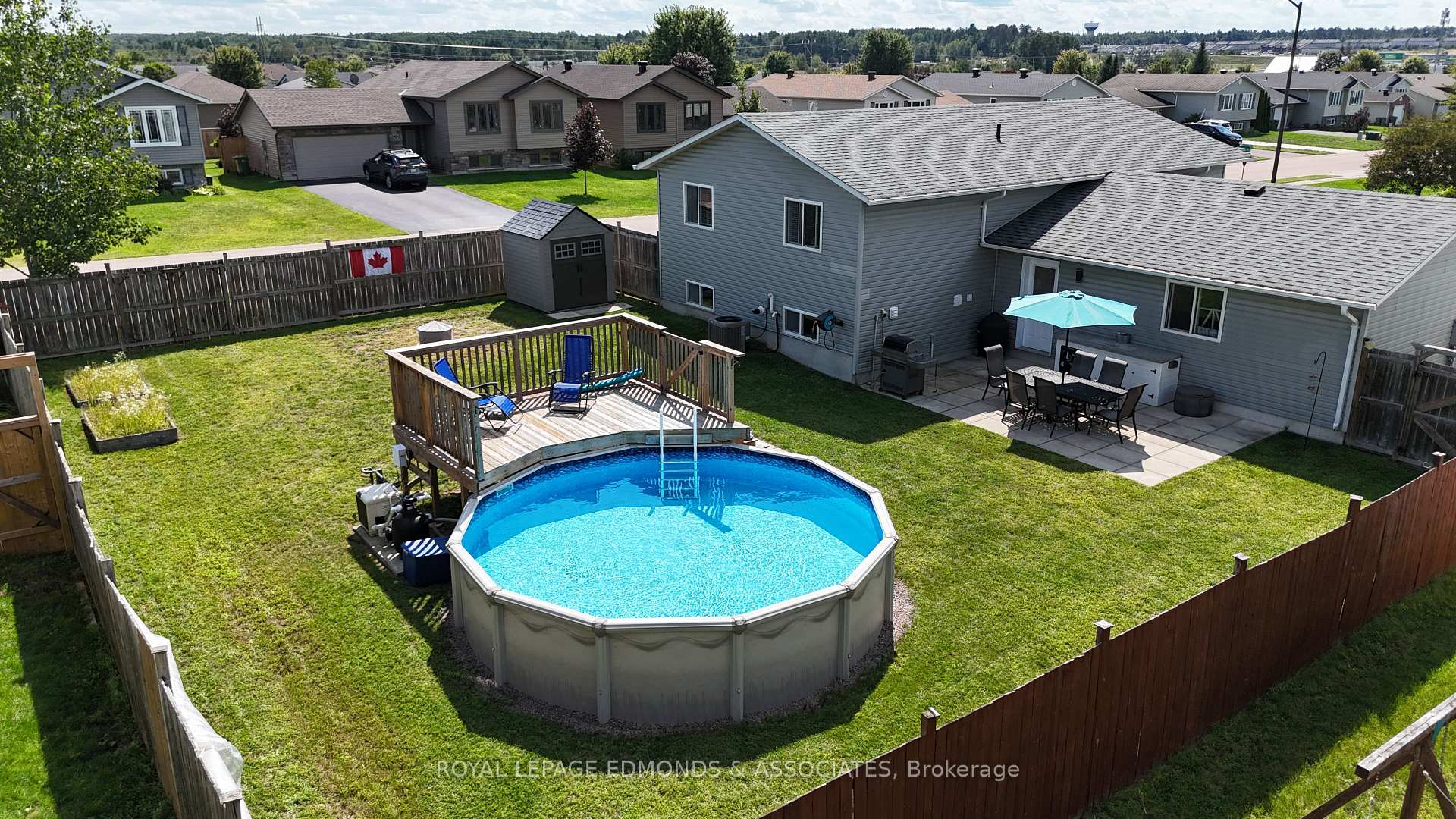 Photo 37 of 47 Winfield Street, Petawawa, Petawawa — HOMEH
