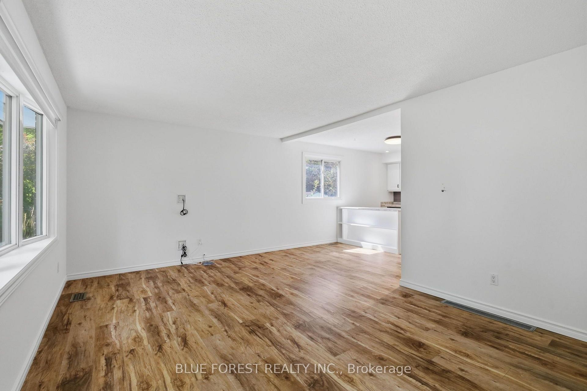 Photo 5 of 83 Amy Crescent, London, East C — HOMEH