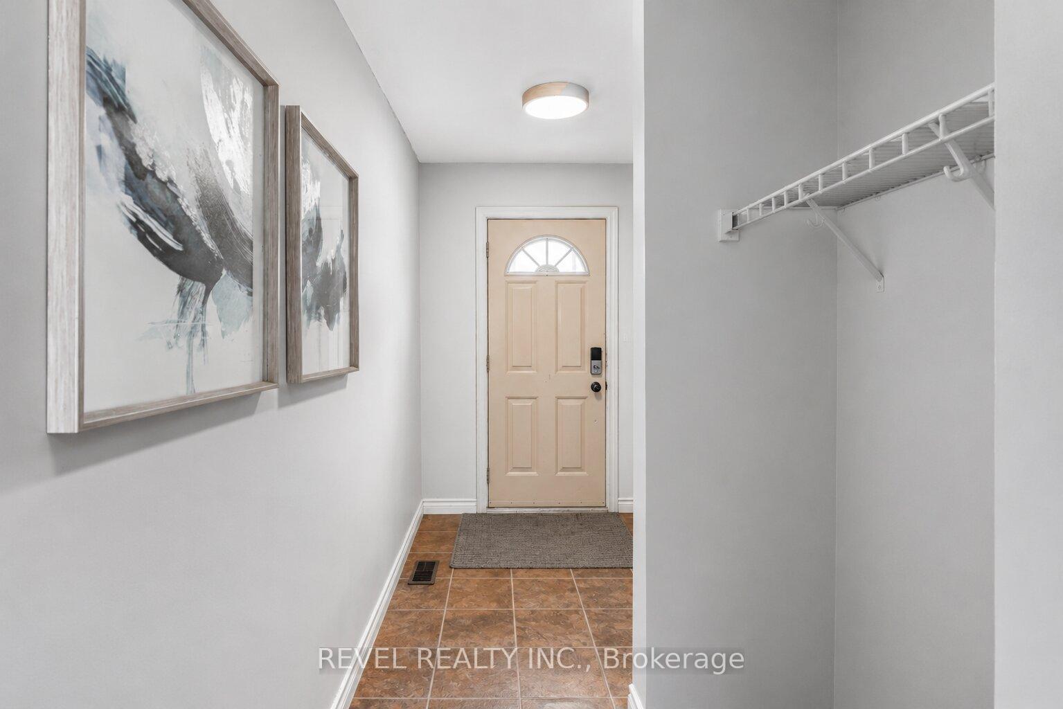 Photo 2 of Unit 1, 899 Stone Church Road E, Hamilton, Quinndale — HOMEH