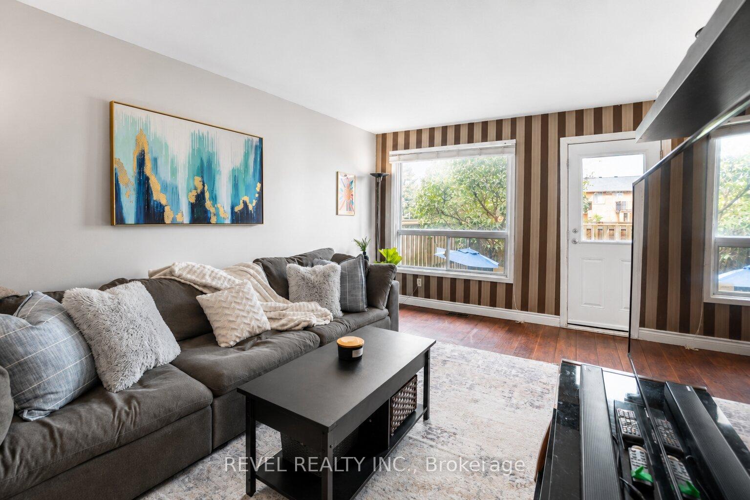 Photo 3 of Unit 1, 899 Stone Church Road E, Hamilton, Quinndale — HOMEH