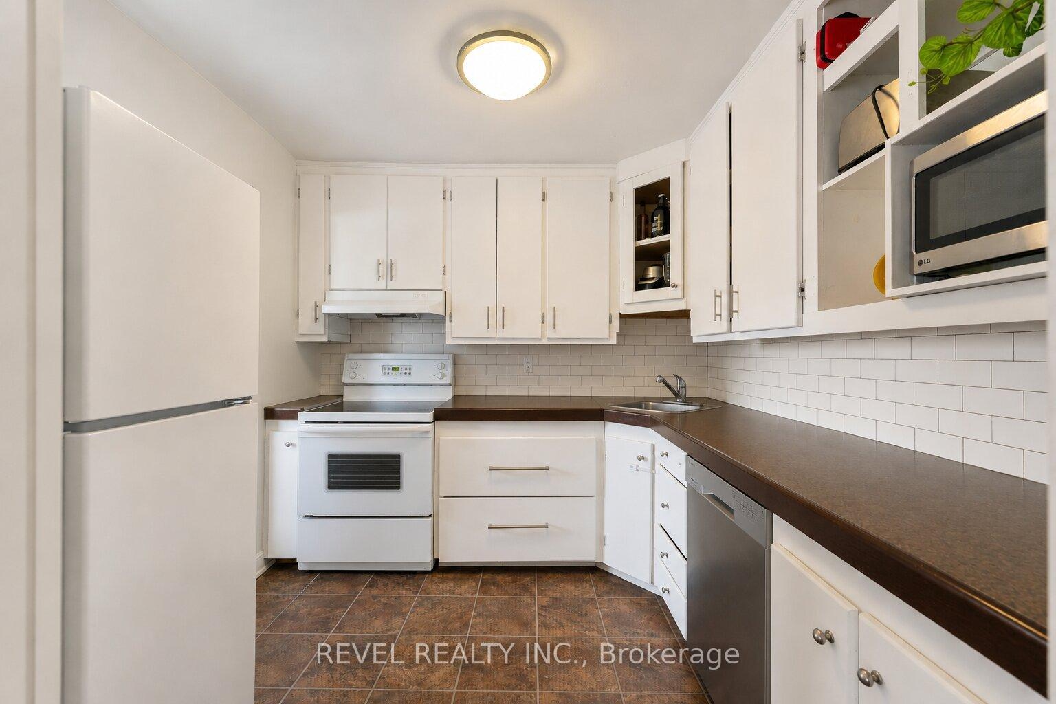 Photo 5 of Unit 1, 899 Stone Church Road E, Hamilton, Quinndale — HOMEH